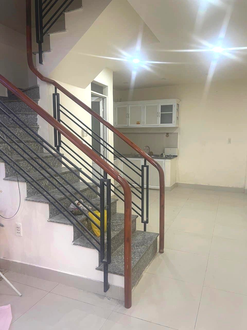 Bán nhà Phạm Thế Hiển, 39m2, 3 tầng, 4PN, KO QH, chỉ 3,3 tỷ có TL 0906.993.584